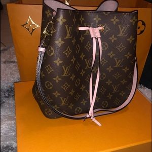 Neonoe M44022 MNG R. POUDRE